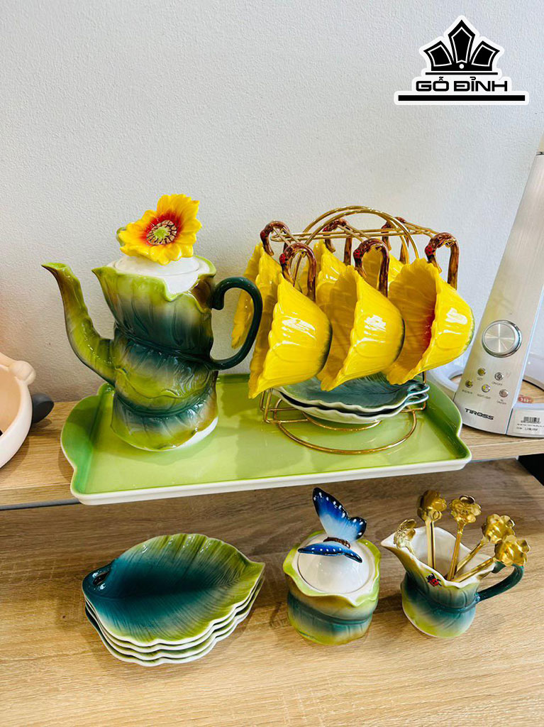 Bộ Ấm Chén Hình Bông Hoa Gốm Tàu