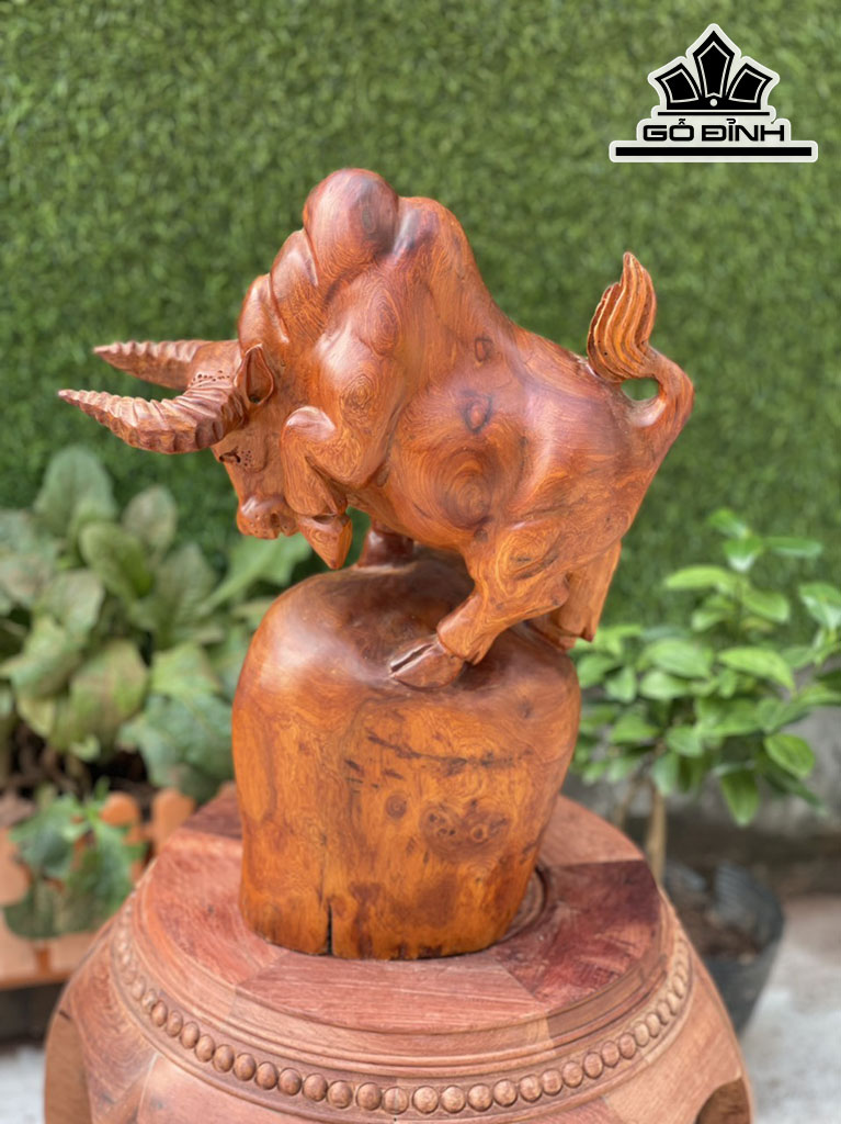 Tượng Bò Tót Gỗ Hương Cao 40 Ngang 30 Sâu 20 (cm)