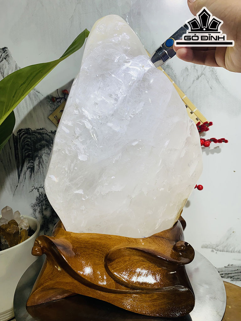 Núi Cảnh Đá Thạch Anh Trắng Cao 46 Ngang 26 (cm) 21,2kg