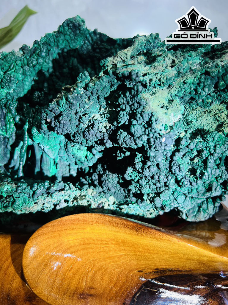 Tác Phẩm Đá Malachite Cao 31 Ngang 34 Sâu 30 (cm) 18kg
