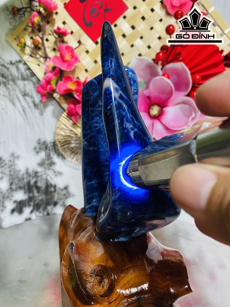 Tác Phẩm Đá Thạch Anh Xanh Cao 15 Ngang 24 (cm) 1,4kg
