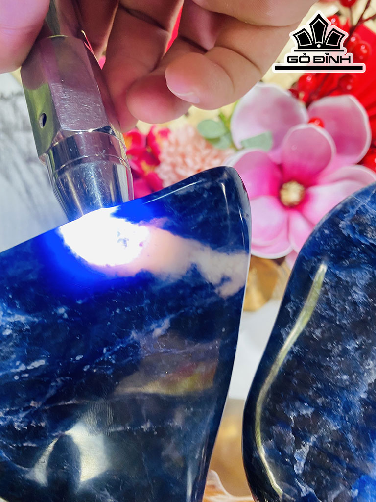Tác Phẩm Đá Thạch Anh Xanh Cao 18 Ngang 20 (cm) 1,5kg