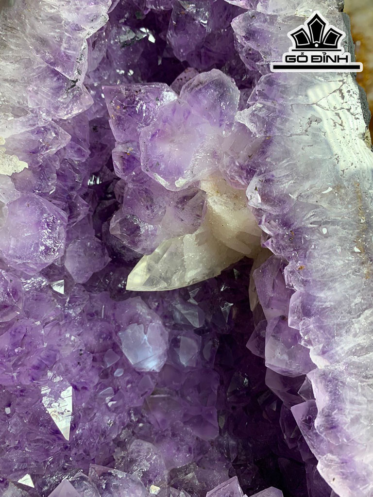 Búp Tinh Thể Đá Thạch Anh Tím Cao 36,5 Ngang 23 Sâu 15 (cm) 7,85kg