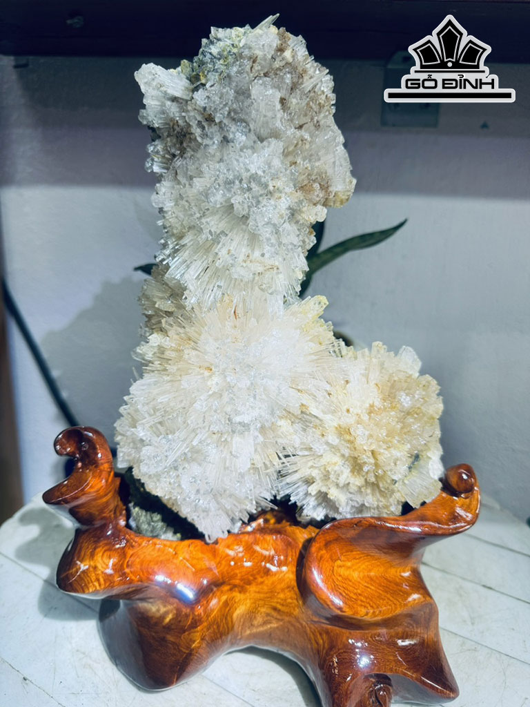 Bông Hoa Ưu Đàm Đá Trầm Tích Cao 37 Ngang 17 (cm) 3,7kg