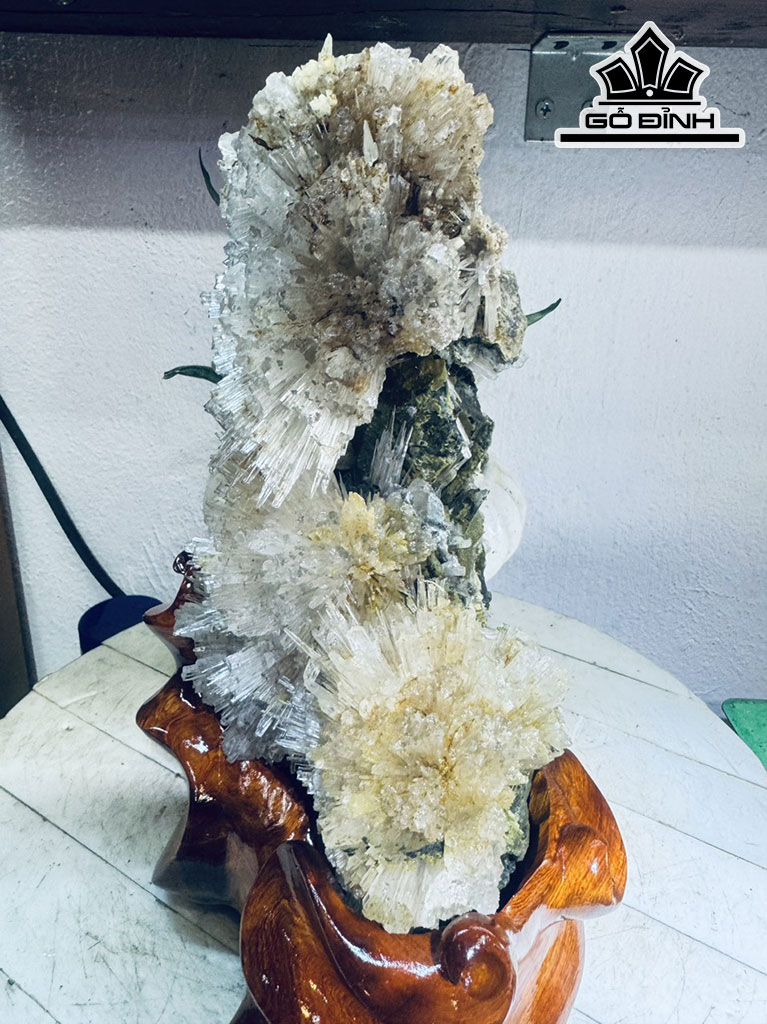 Bông Hoa Ưu Đàm Đá Trầm Tích Cao 37 Ngang 17 (cm) 3,7kg