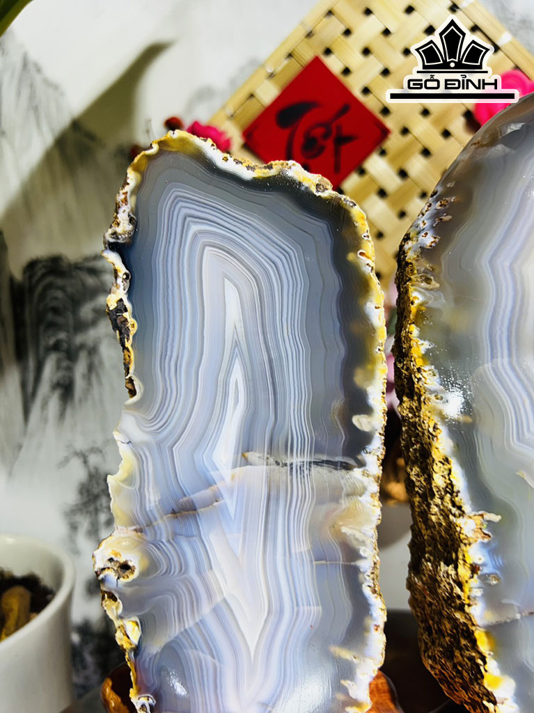 Tác Phẩm Cánh Bướm Đá Mã Não Cao 26 Ngang 22 (cm) 3kg