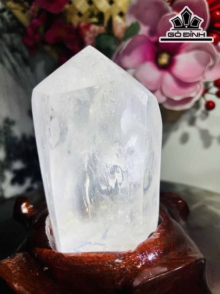 Tác Phẩm Đá Thạch Anh Pha Lê Cao 15 Ngang 13 (cm) 1,1kg