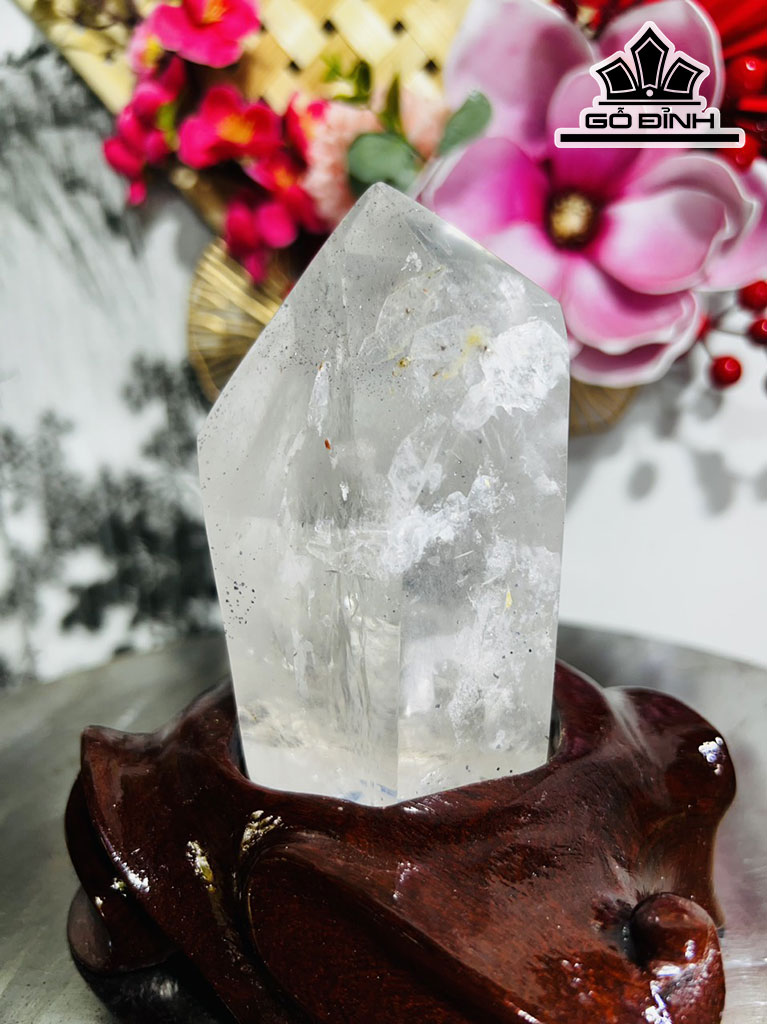 Tác Phẩm Đá Thạch Anh Pha Lê Cao 15 Ngang 13 (cm) 1,1kg