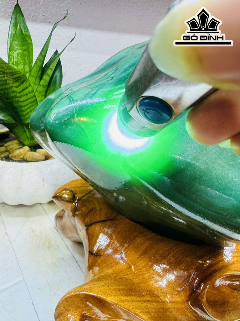 Tác Phẩm Đá Thạch Anh Xanh Cao 27 Ngang 20 (cm) 7kg