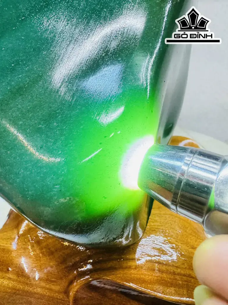 Tác Phẩm Đá Thạch Anh Xanh Cao 27 Ngang 20 (cm) 7kg