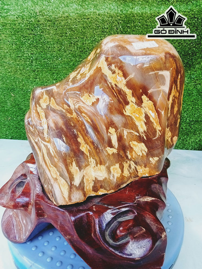 Tác Phẩm Gỗ Hóa Ngọc Cao 22 Ngang 19 (cm) 6,5kg