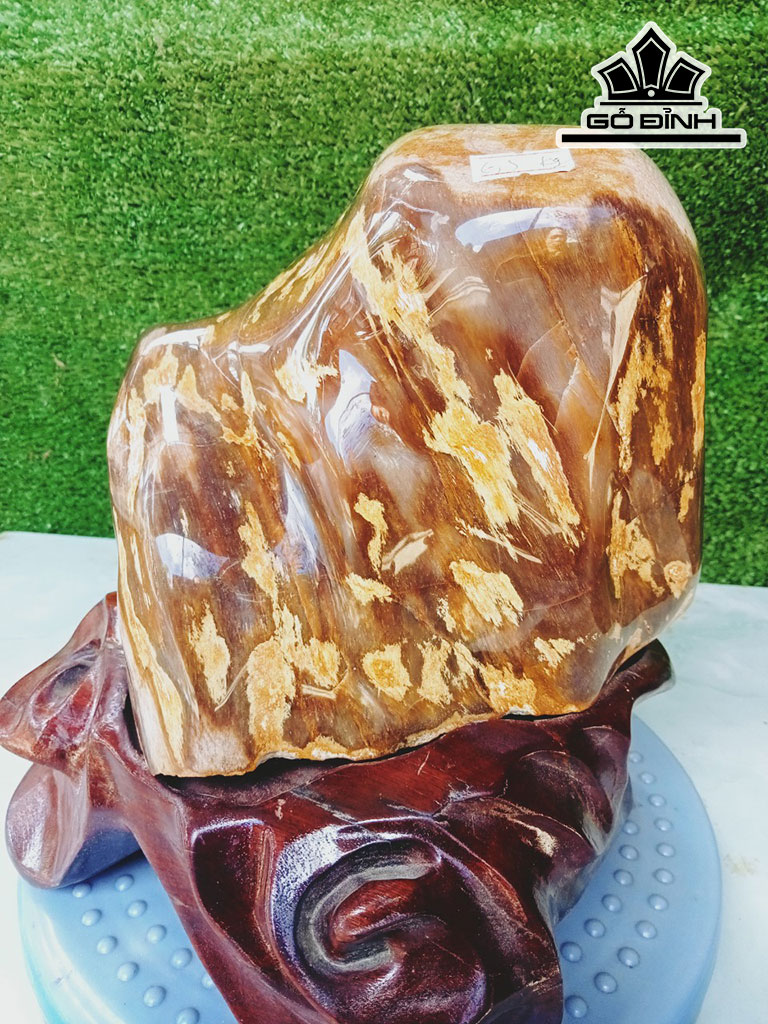 Tác Phẩm Gỗ Hóa Ngọc Cao 22 Ngang 19 (cm) 6,5kg