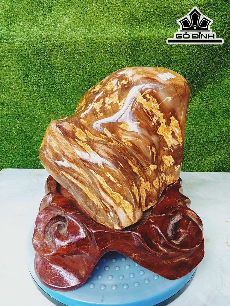 Tác Phẩm Gỗ Hóa Ngọc Cao 22 Ngang 19 (cm) 6,5kg