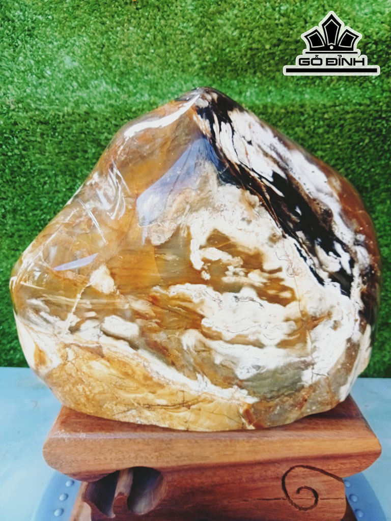 Tác Phẩm Gỗ Hóa Ngọc Cao 27 Ngang 22 (cm) 5,5kg