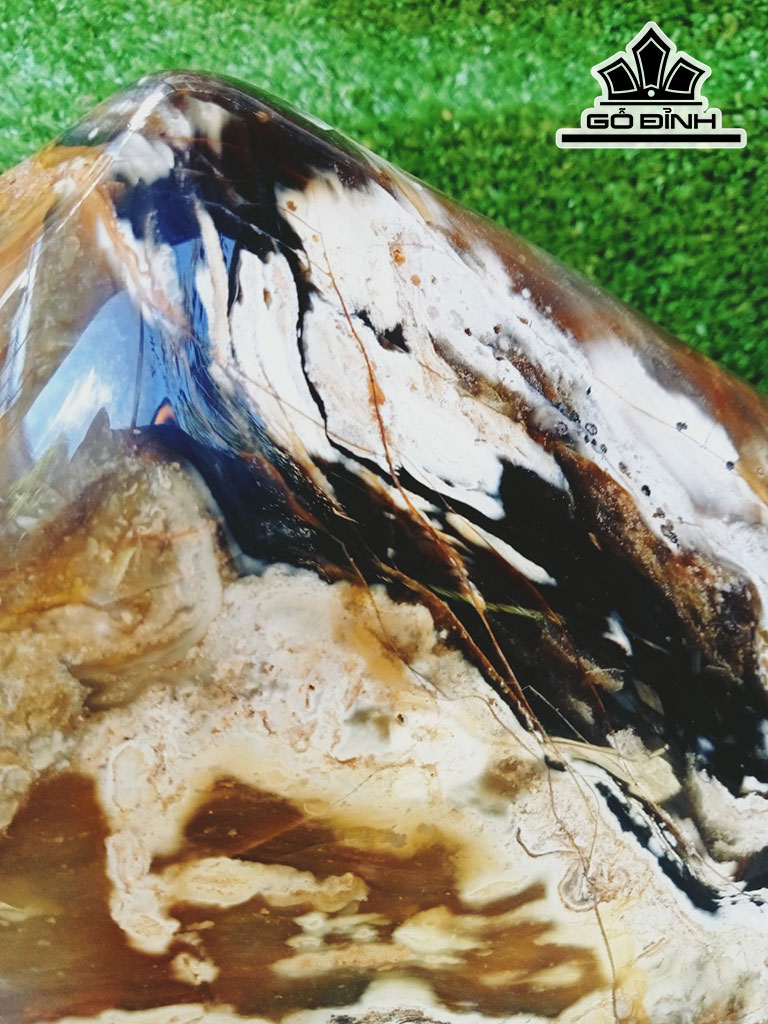 Tác Phẩm Gỗ Hóa Ngọc Cao 27 Ngang 22 (cm) 5,5kg