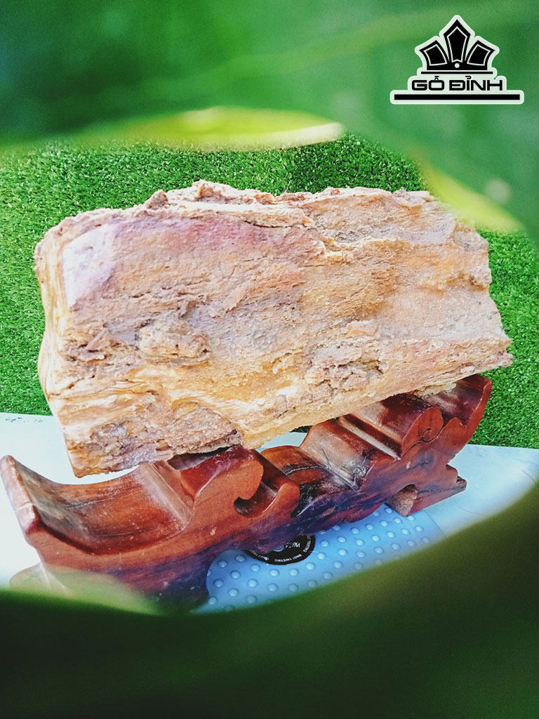 Tác Phẩm Gỗ Hóa Ngọc Cao 33 Ngang 14 (cm) 5kg