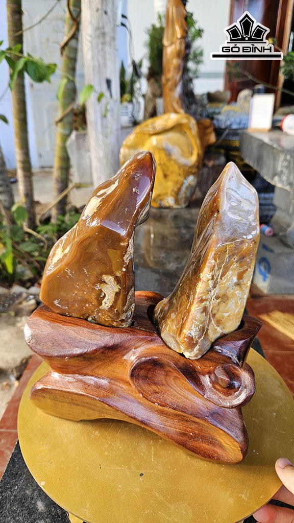 Tác Phẩm Đá Mã Não Cao 26 Ngang 17 (cm) 4kg