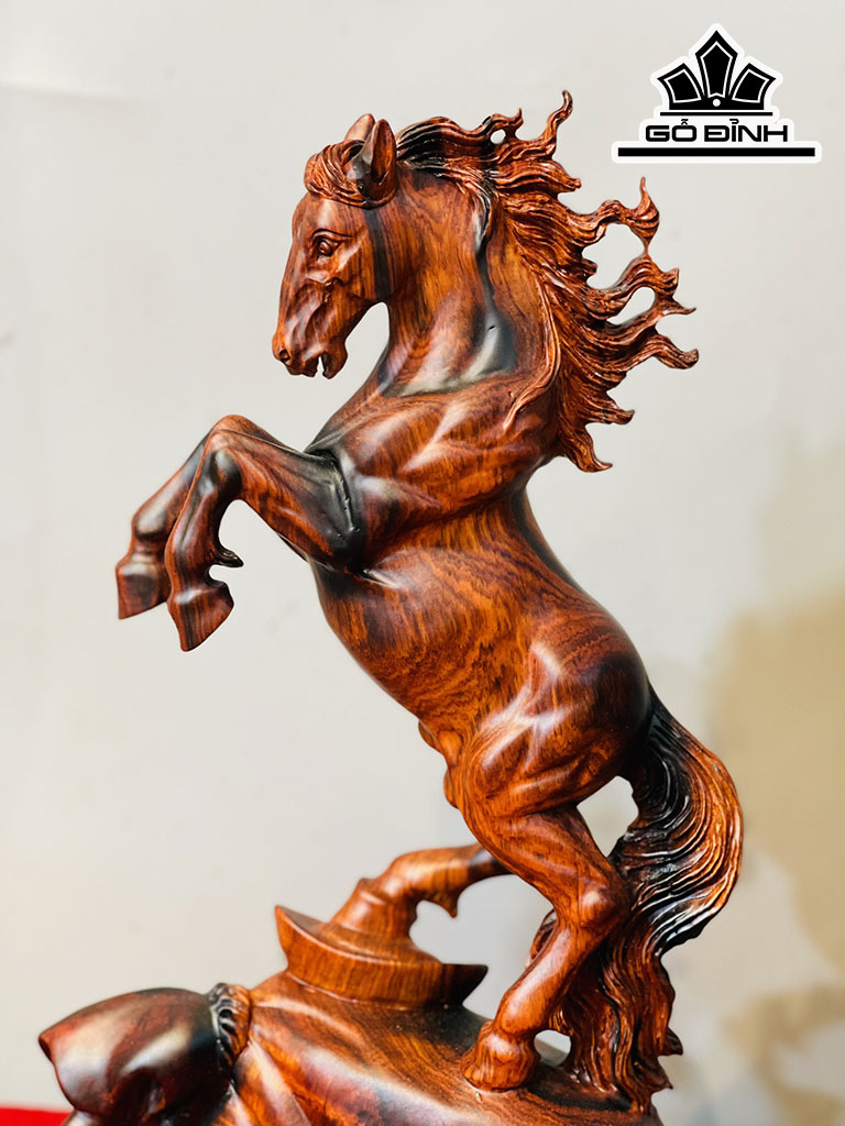 tuong-ngua-phong-thuy-nhat-ma-phi-thien-go-trac-cao-40-ngang-21-sau-10-cm-419565