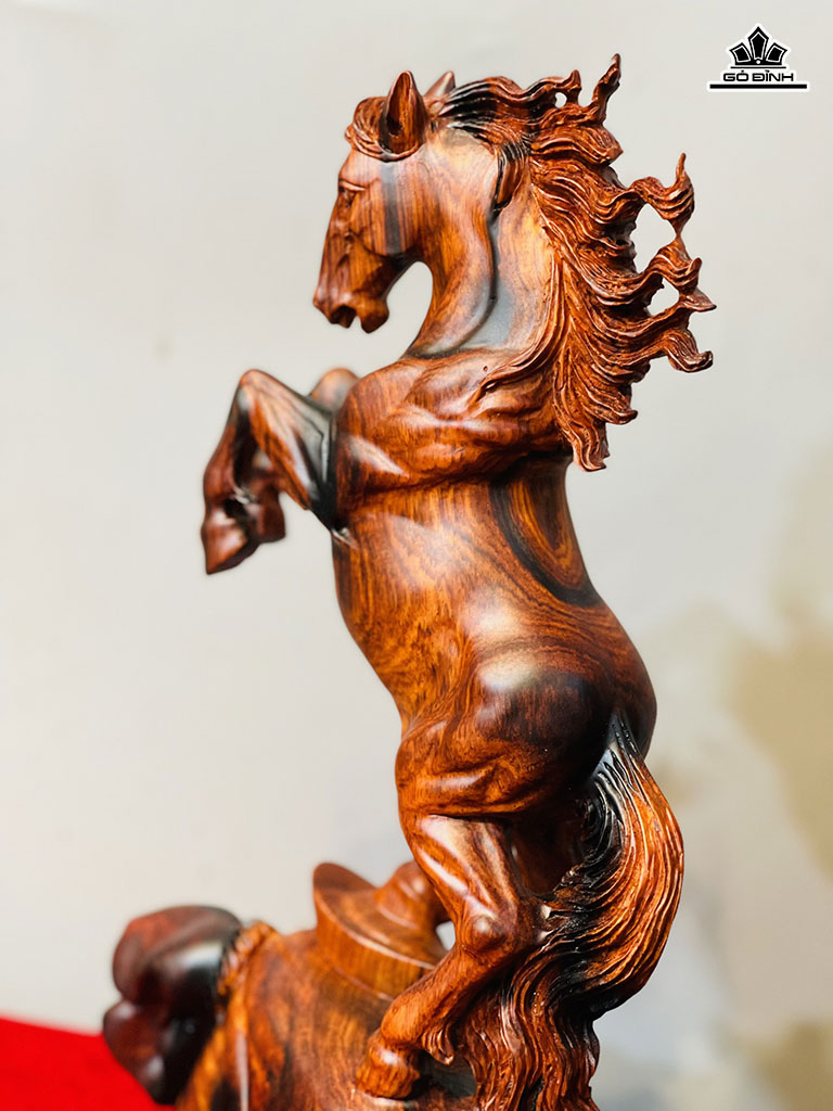 tuong-ngua-phong-thuy-nhat-ma-phi-thien-go-trac-cao-40-ngang-21-sau-10-cm-419566
