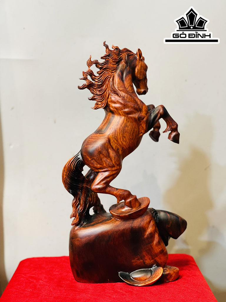 tuong-ngua-phong-thuy-nhat-ma-phi-thien-go-trac-cao-40-ngang-21-sau-10-cm-419567