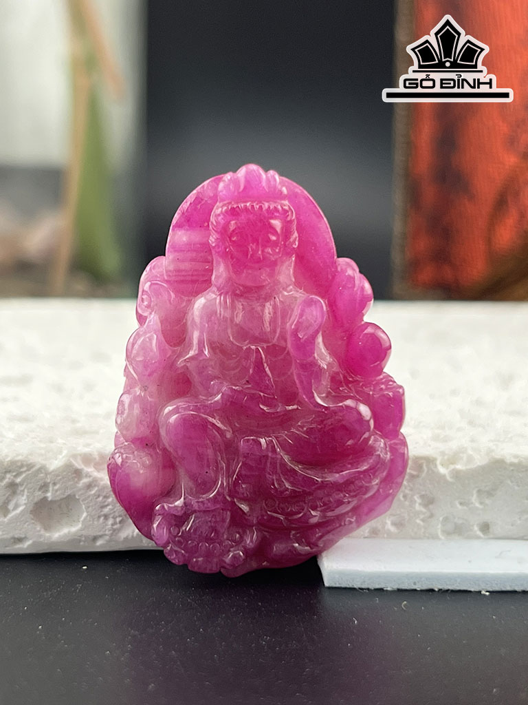Mặt Dây Chuyền Quan Âm Đá Ruby Cao 38 Ngang 29 (mm) 106,5cts