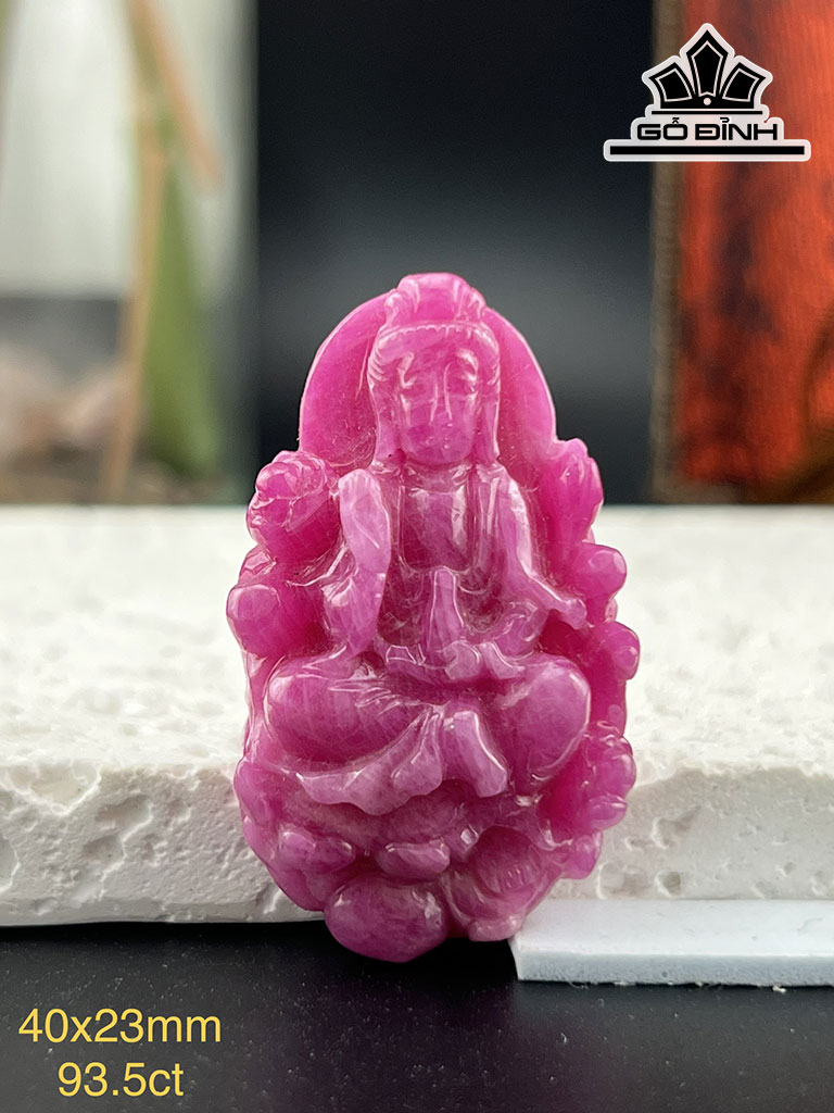 Mặt Dây Chuyền Quan Âm Đá Ruby Cao 40 Ngang 23 (mm) 93,5cts