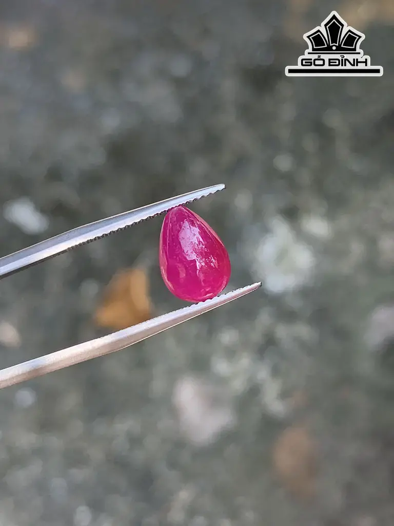 Viên Đá Ruby Cao 10,3 Ngang 7,2 Sâu 4,8 (mm) 3,7cts