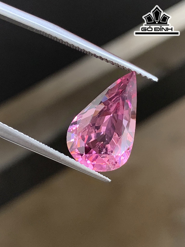 Viên Đá Spinel Hồng Cao 15,5 Ngang 9,4 Sâu 6,1 (mm) 5,55cts