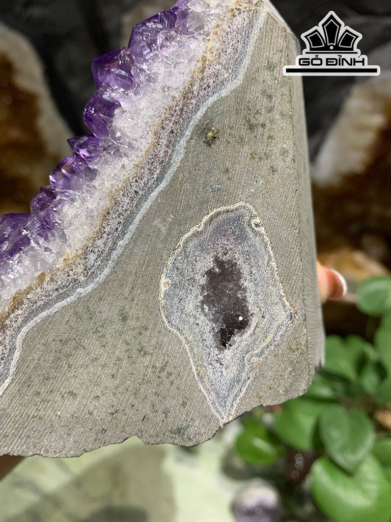 Búi Đá Thạch Anh Tím Cao 10 Ngang 11 Sâu 8 (cm) 0,8kg