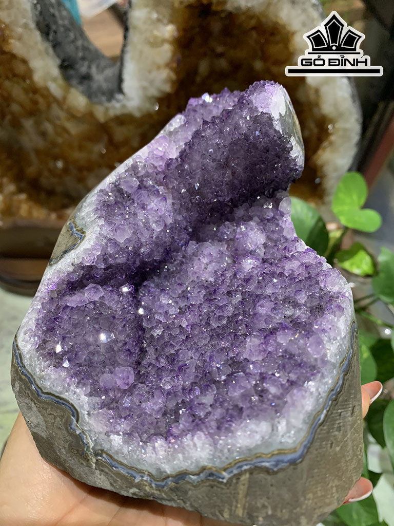 Tinh Thể Đá Thạch Anh Tím Cao 13,6 Ngang 10 Sâu 11 (cm) 1,8kg