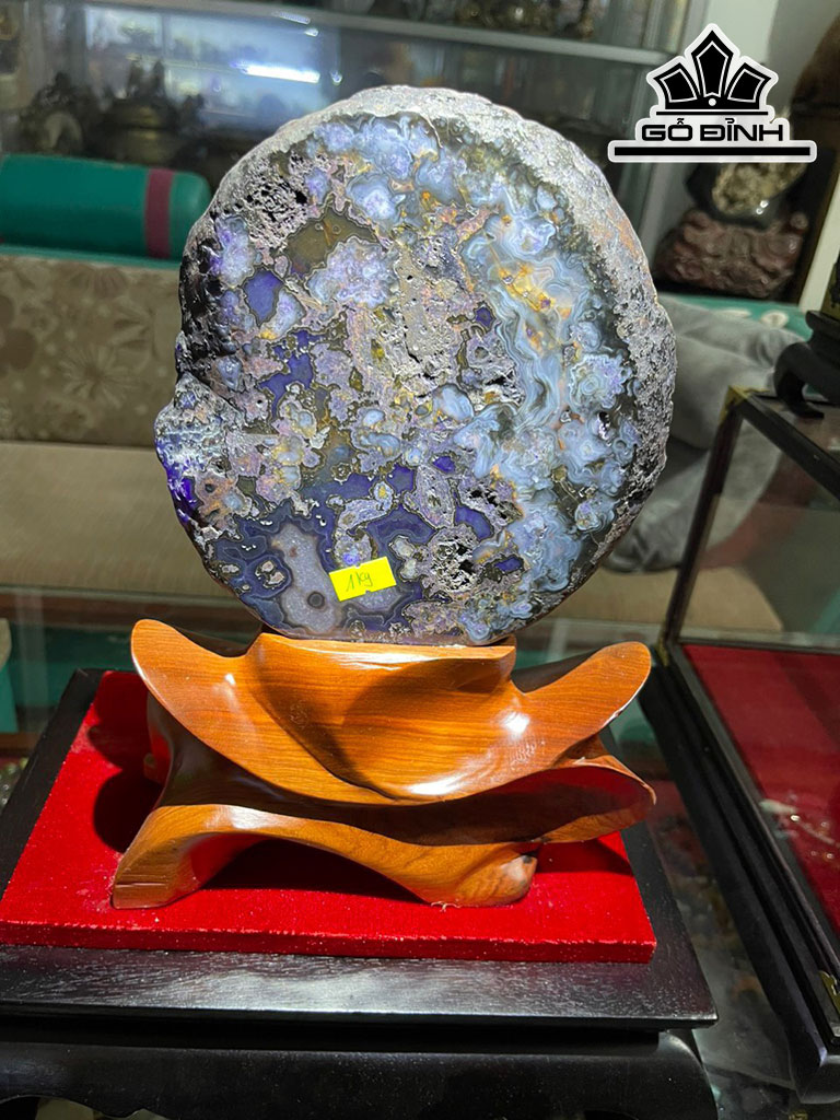 Tác Phẩm Đá Mã Não Cao 30 (cm) 1,9kg