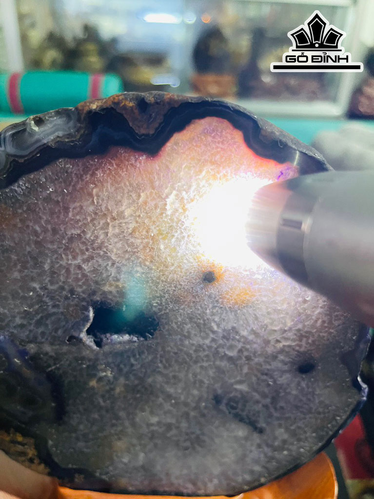 Tác Phẩm Đá Mã Não Cao 30 (cm) 1,9kg