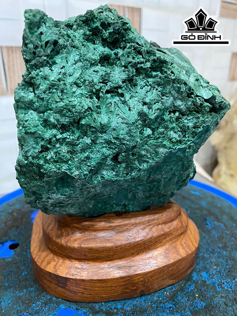 Tác Phẩm Đá Malachite Cao 17 (cm) 1,9kg