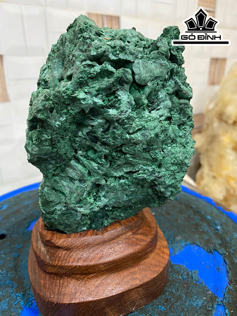 Tác Phẩm Đá Malachite Cao 17 (cm) 1,9kg