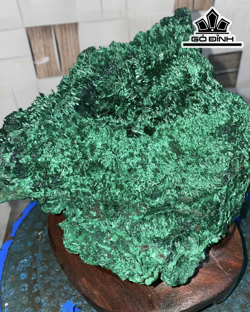 Tác Phẩm Đá Malachite Cao 20 Ngang 16 (cm) 4,4kg