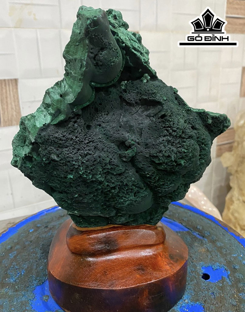 Tác Phẩm Đá Malachite Cao 23 (cm) 2,3kg