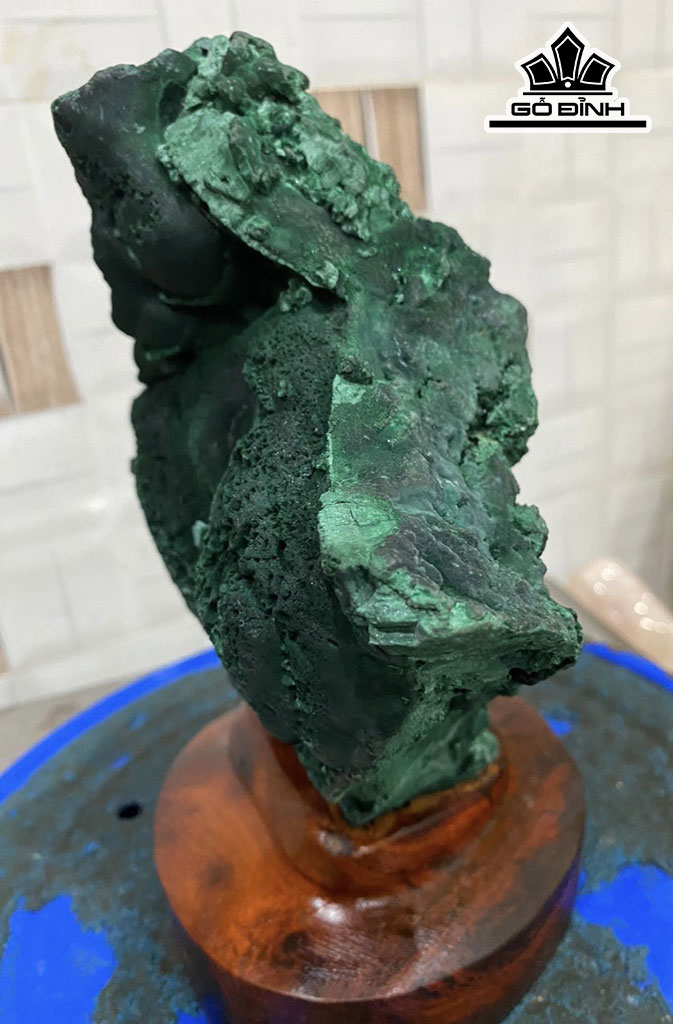 Tác Phẩm Đá Malachite Cao 23 (cm) 2,3kg