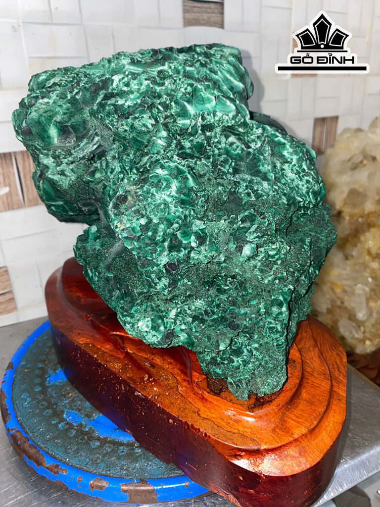 Tác Phẩm Đá Malachite Cao 24 Ngang 28 Sâu 20 (cm) 15kg