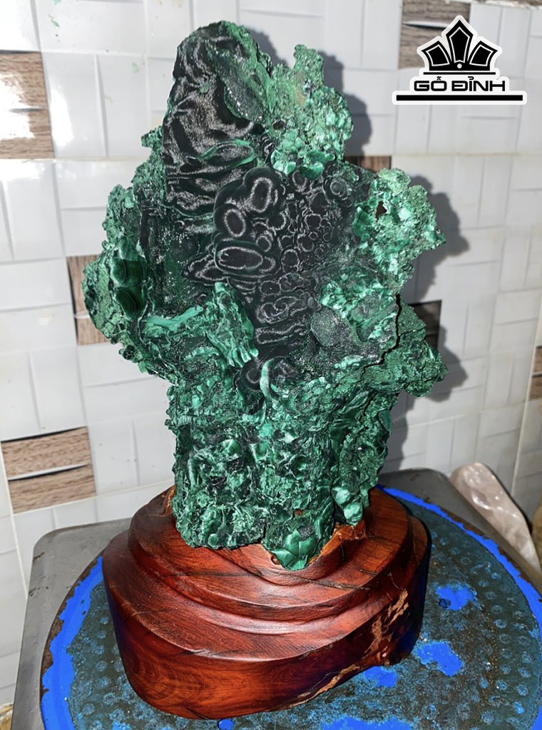 Tác Phẩm Đá Malachite Cao 29 (cm) 5,8kg