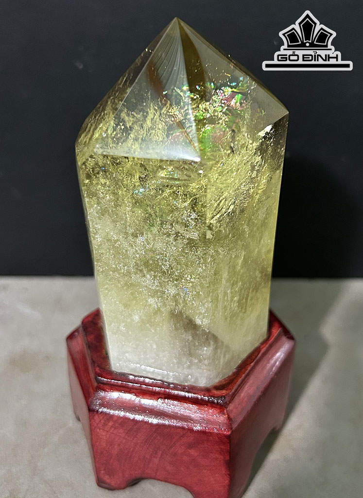 Tác Phẩm Đá Thạch Anh Vàng Cao 13 Ngang 6,8 (cm) 453g