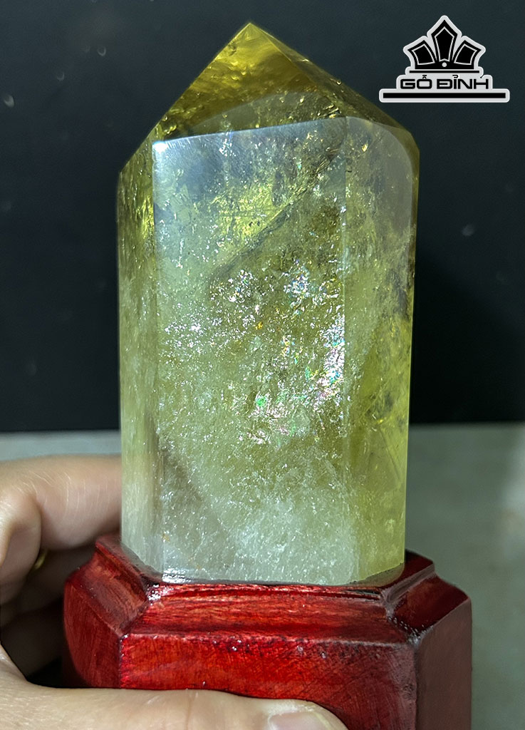 Tác Phẩm Đá Thạch Anh Vàng Cao 13 Ngang 6,8 (cm) 453g