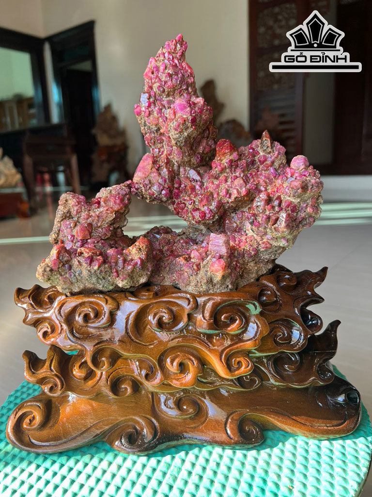 Tinh Thể Đá Ruby Cao 25 (cm) 2,7kg