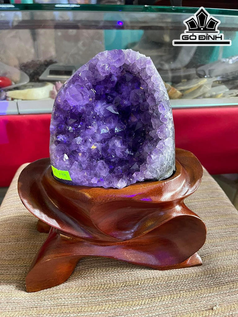 Tinh Thể Đá Thạch Anh Tím Cao 23 (cm) 3,2kg