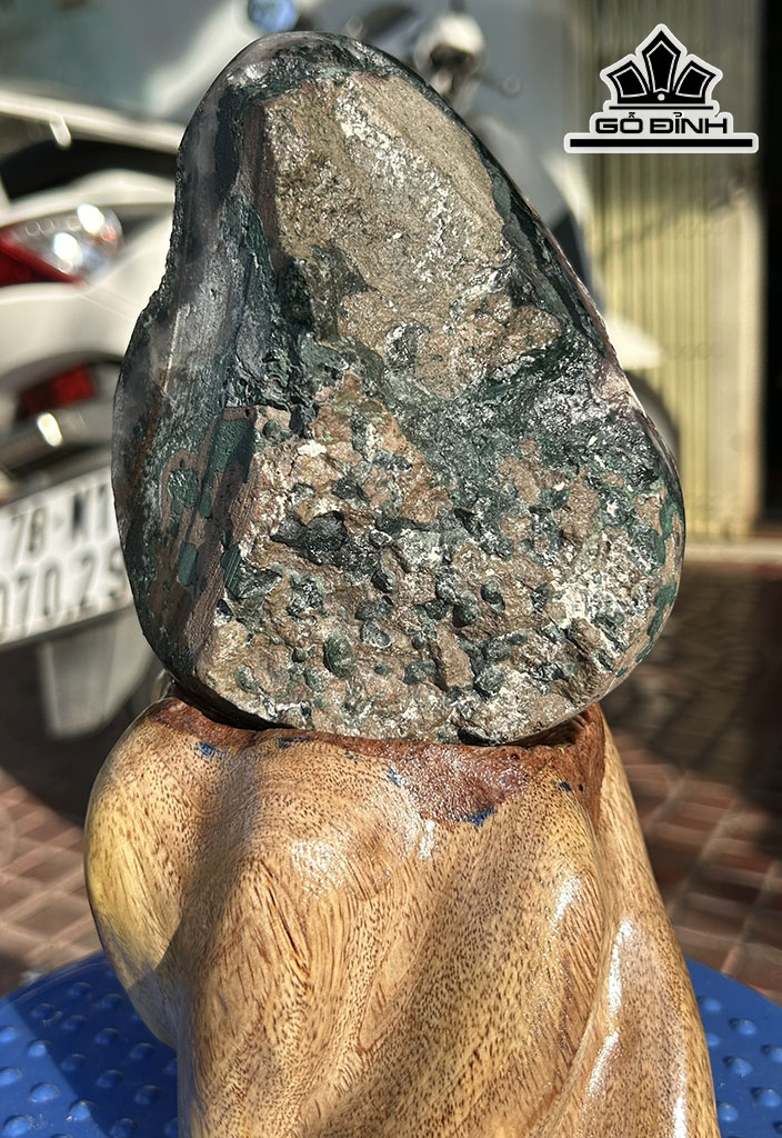Tinh Thể Đá Thạch Anh Tím Cao 24 (cm) 2kg