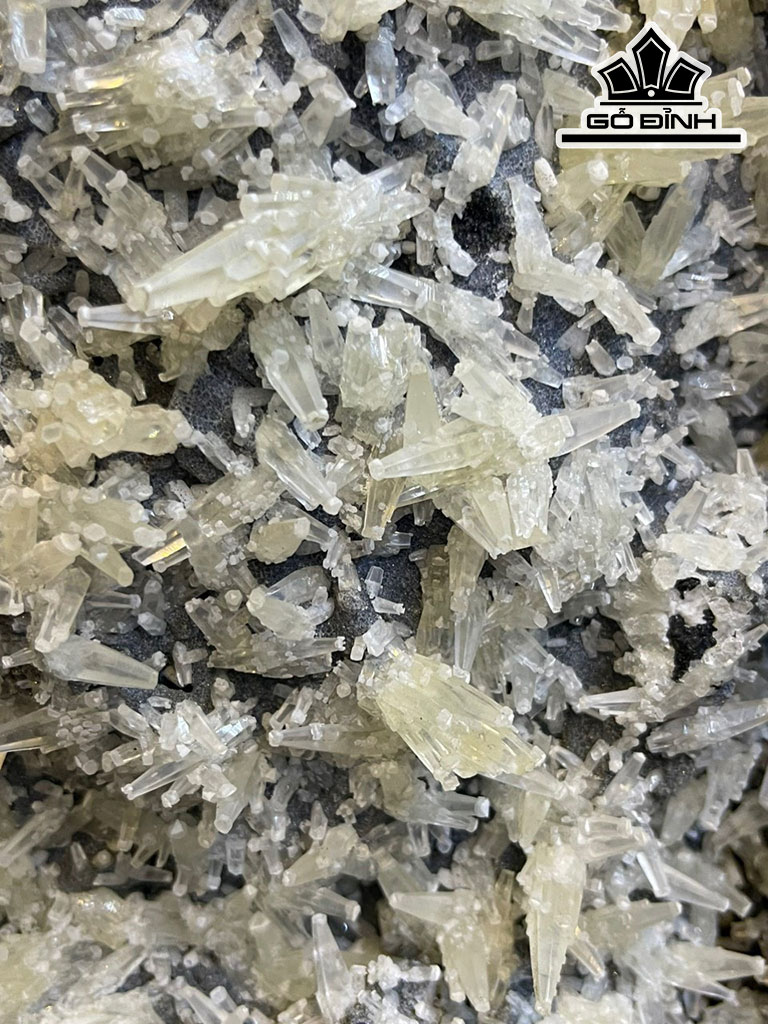 Tinh Thể Đá Trầm Tích Cao 47 (cm) 30kg