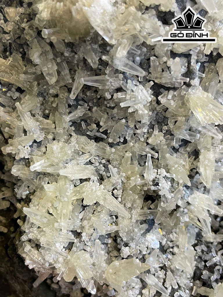Tinh Thể Đá Trầm Tích Cao 47 (cm) 30kg