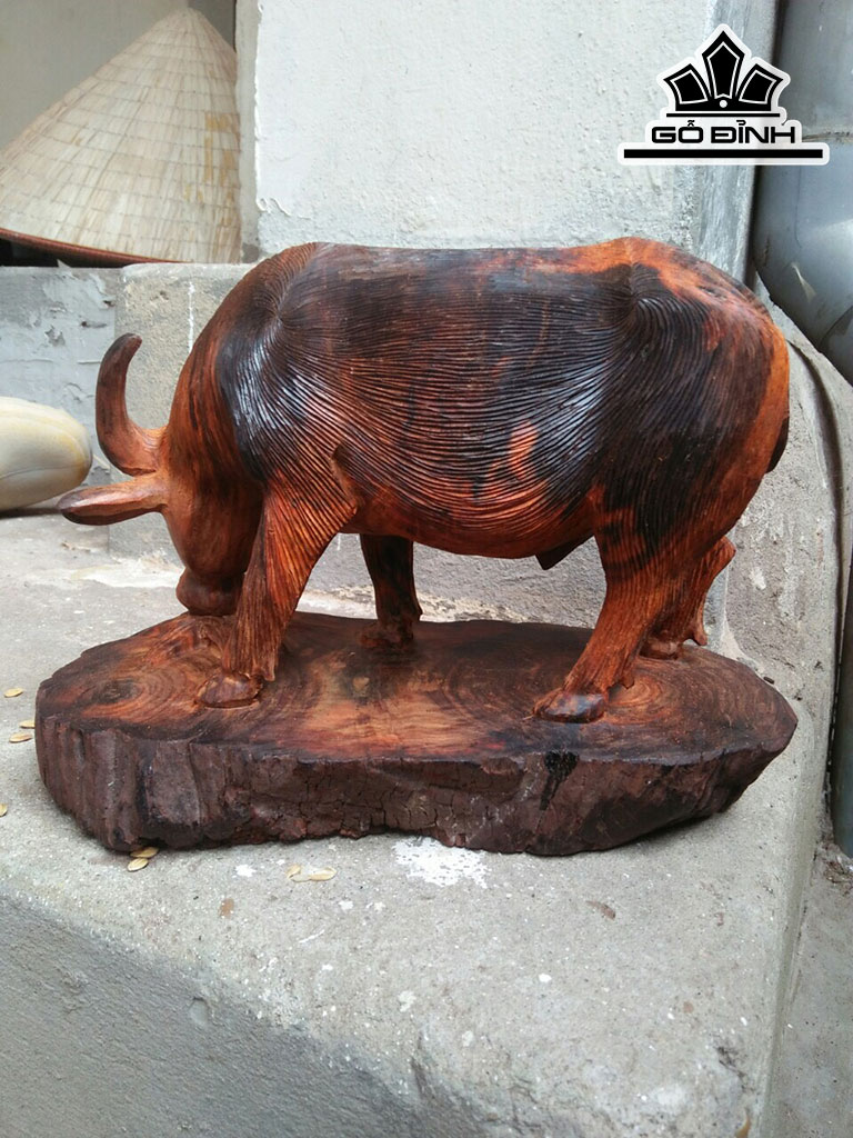 Tượng Trâu Gỗ Trắc Cao 17 Ngang 23 Sâu 10 (cm)
