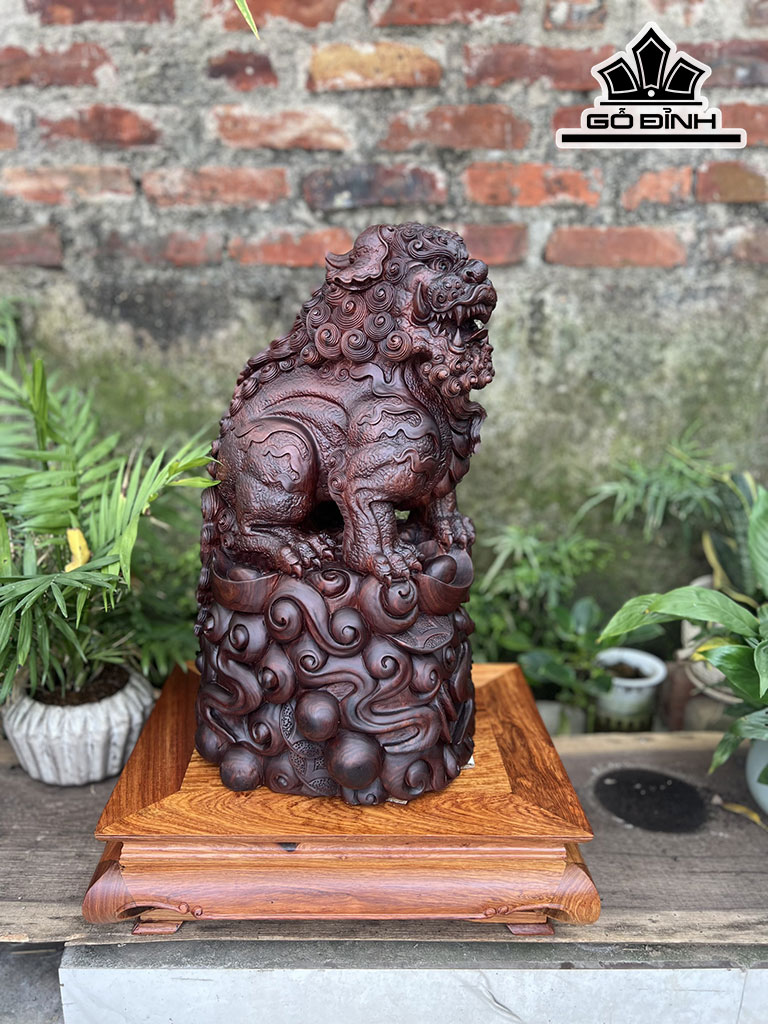 Tượng Nghệ Gỗ Tử Đàn Cao 48 Ngang 28 Sâu 25 (cm)