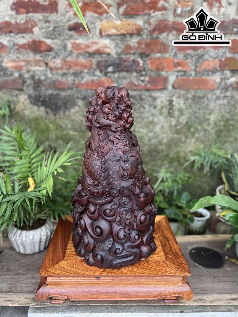 Tượng Nghệ Gỗ Tử Đàn Cao 48 Ngang 28 Sâu 25 (cm)