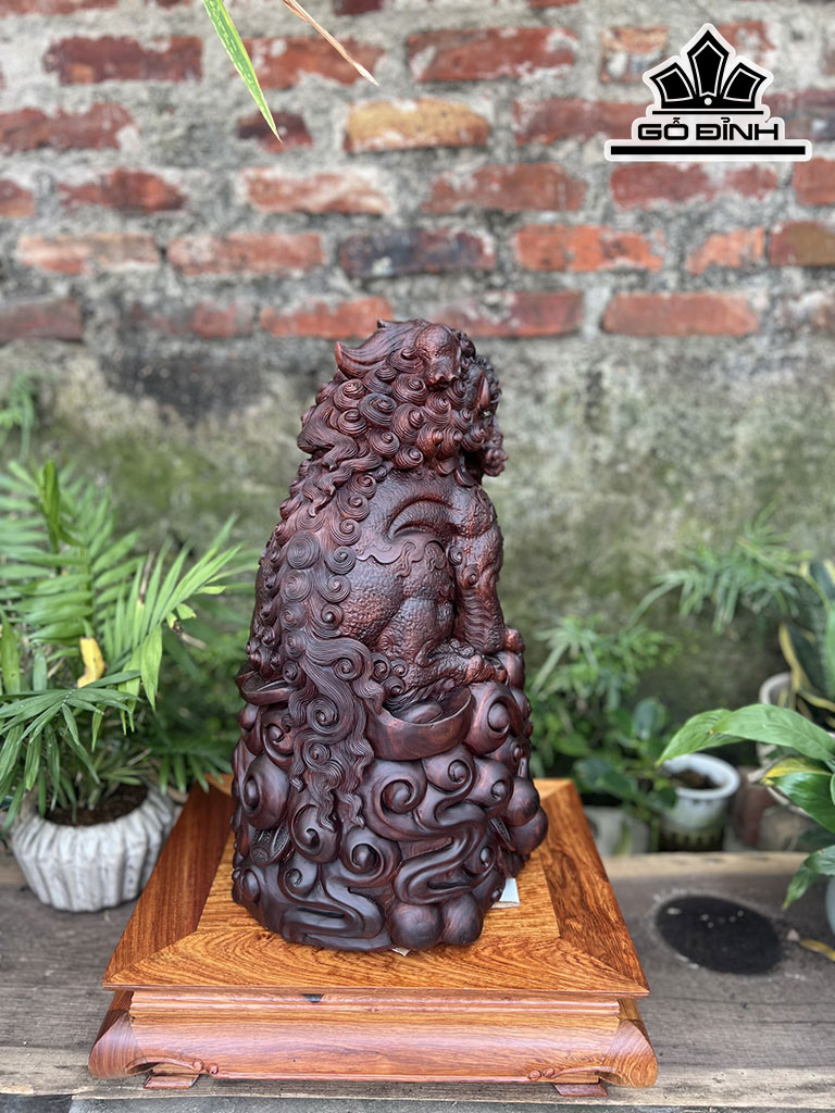 Tượng Nghệ Gỗ Tử Đàn Cao 48 Ngang 28 Sâu 25 (cm)